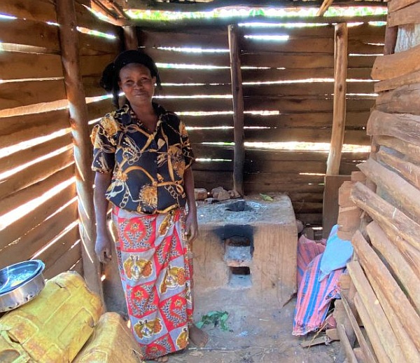 improved cook stove Rwanda in use