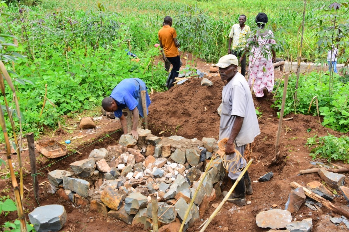 Installation works in Murangi Farm (from Cyangugu diocese) - foundation of water tank in April 2022