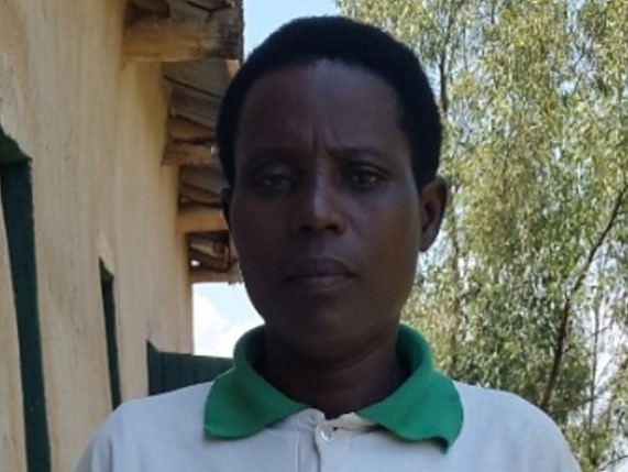Uwizeyimana Juliana, 46, she makes softdrinks out of sorghum flour